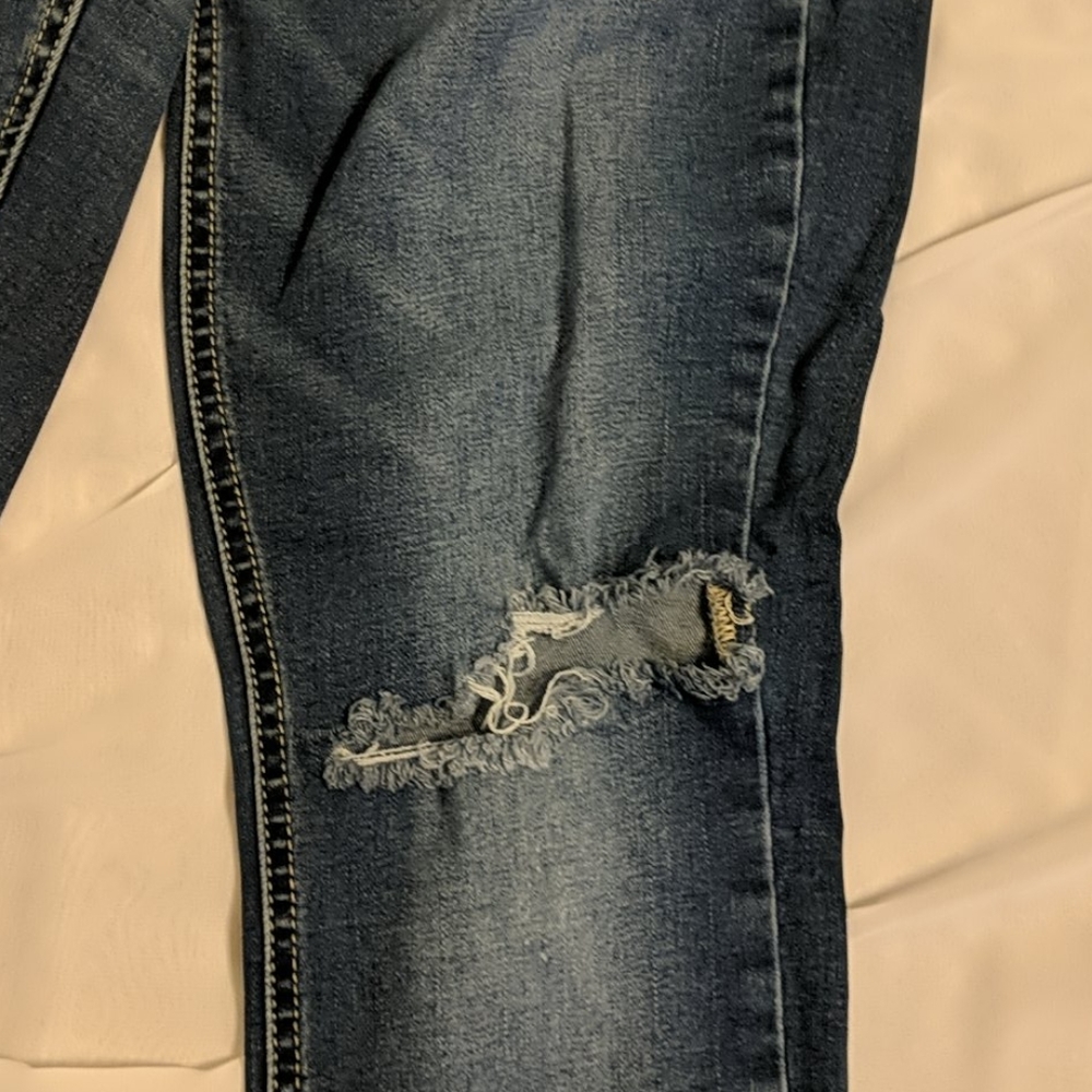 Riped Jeans - Picture 4 of 7